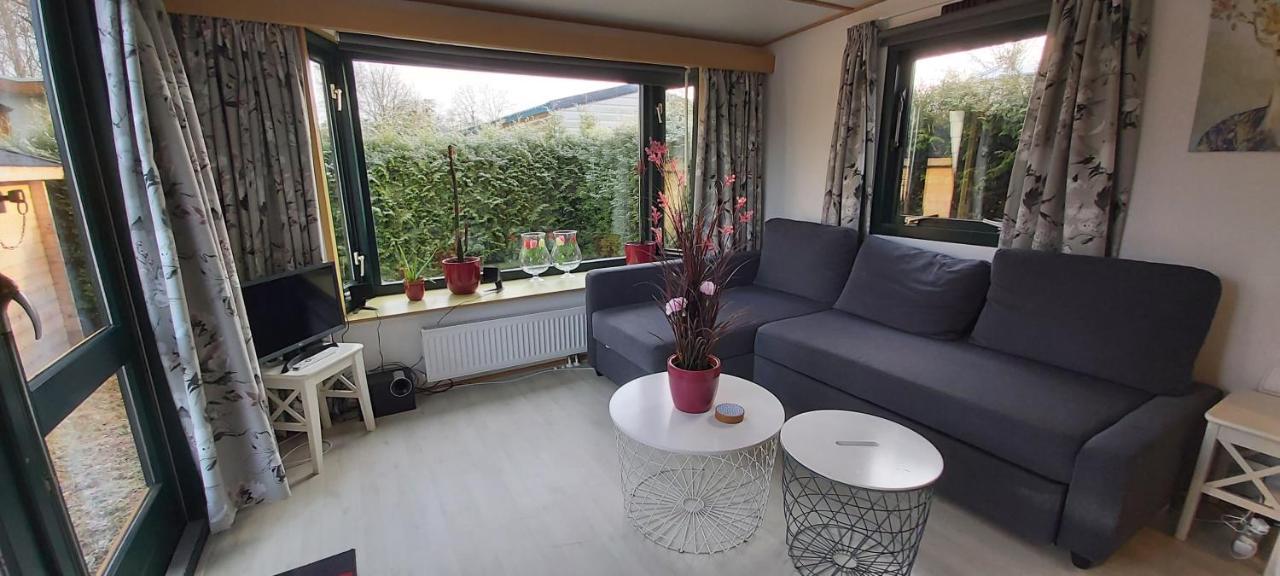 Comfortabel En Gezellig Familie Chalet Tot 6 Personen Op De Veluwe Bungalowpark De Kern Putten Ngoại thất bức ảnh