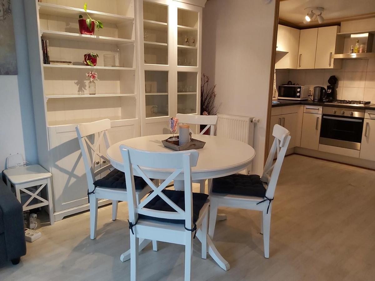 Comfortabel En Gezellig Familie Chalet Tot 6 Personen Op De Veluwe Bungalowpark De Kern Putten Ngoại thất bức ảnh