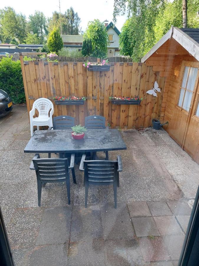 Comfortabel En Gezellig Familie Chalet Tot 6 Personen Op De Veluwe Bungalowpark De Kern Putten Ngoại thất bức ảnh