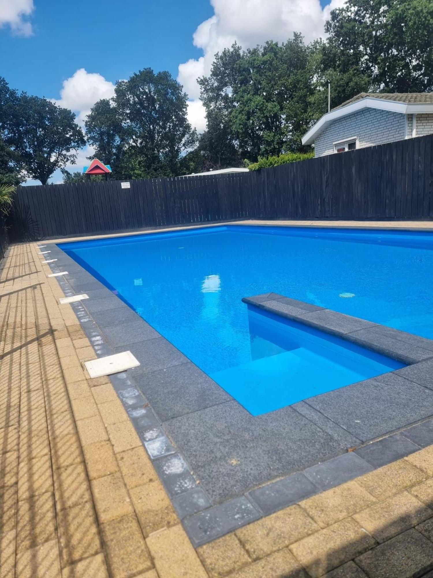 Comfortabel En Gezellig Familie Chalet Tot 6 Personen Op De Veluwe Bungalowpark De Kern Putten Ngoại thất bức ảnh