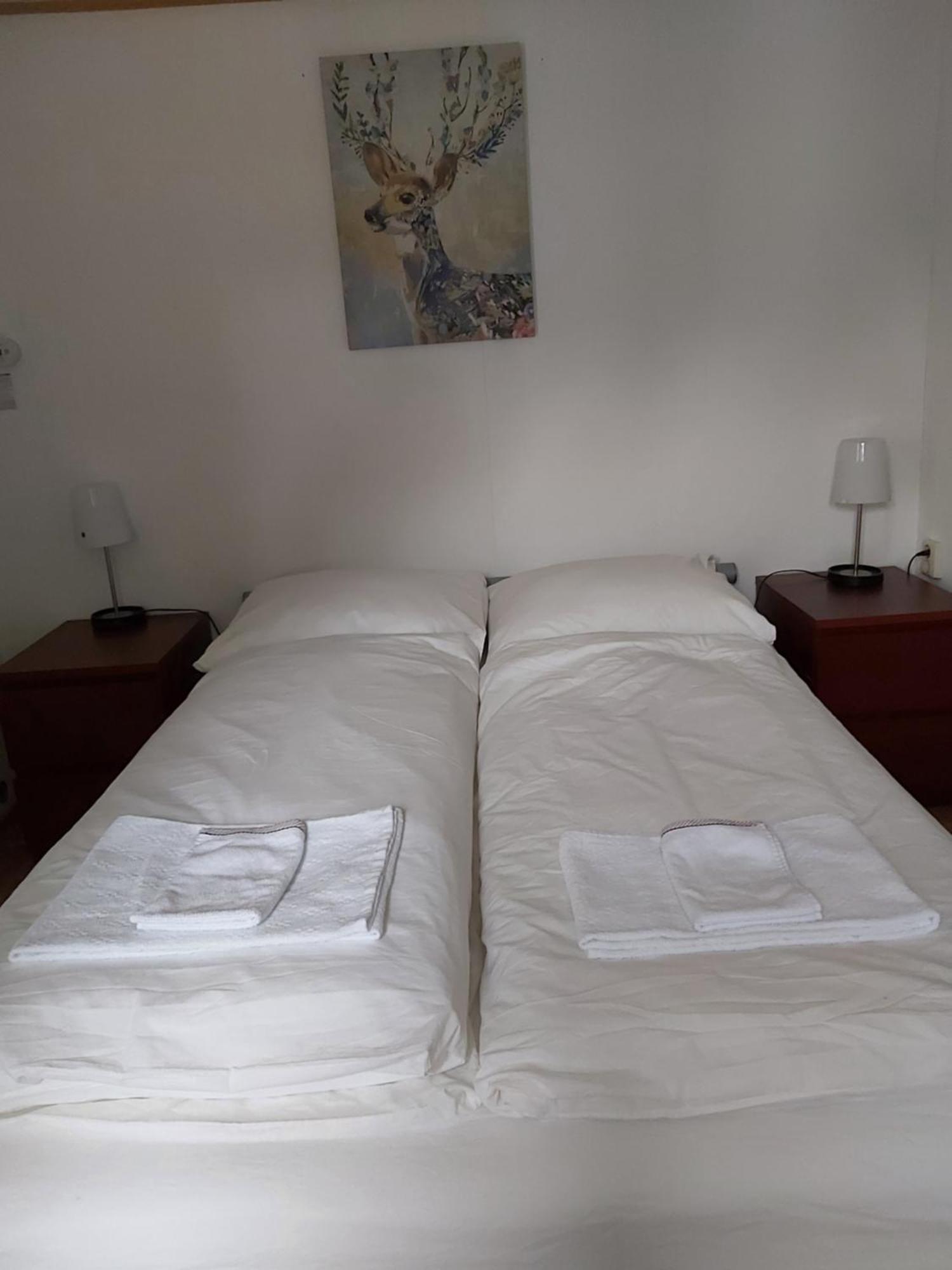 Comfortabel En Gezellig Familie Chalet Tot 6 Personen Op De Veluwe Bungalowpark De Kern Putten Ngoại thất bức ảnh